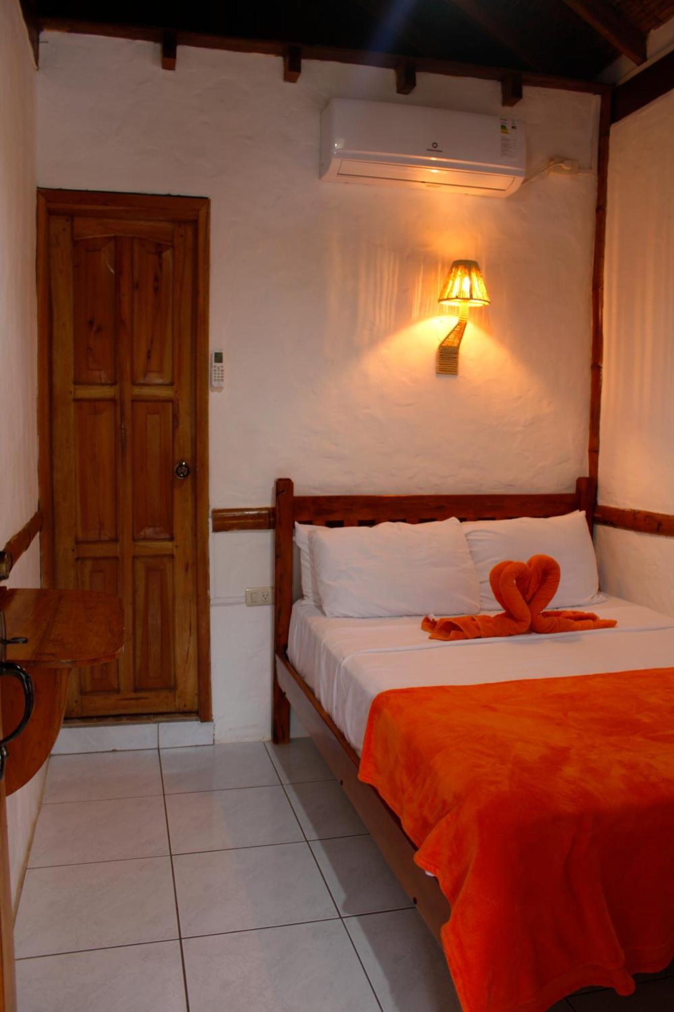 Hanga Roa Hotel Montañita Buitenkant foto