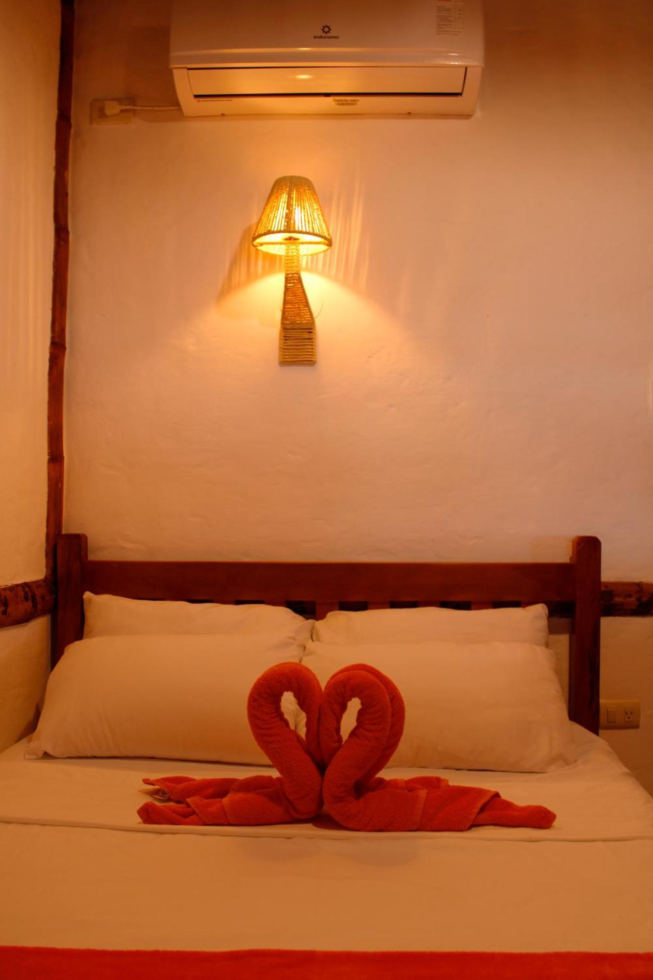 Hanga Roa Hotel Montañita Buitenkant foto